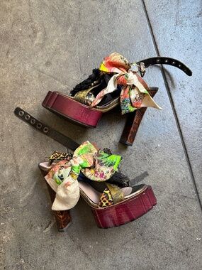 NEW 1000$ ANdreas Kronthaler Extensive Heels w/ Flower